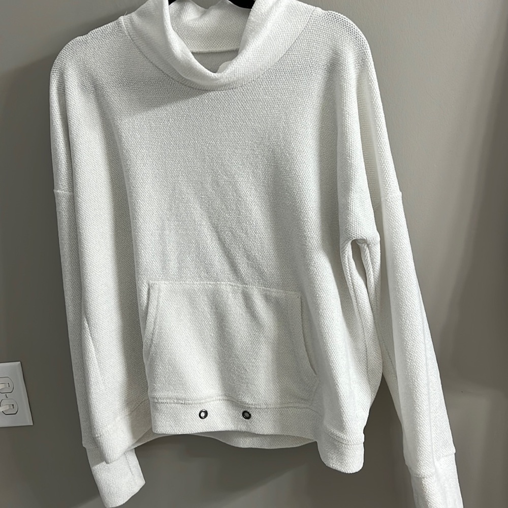 Zyia cropped white hoodie